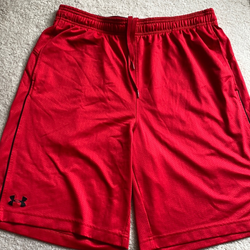 Men’s large loose fit Under Armour athletic shorts. Like new.